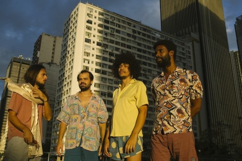 Boogarins celebra 10 anos do álbum ‘As Plantas que Curam’ no Casarão Studio, em Piracicaba/SP