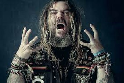 Max Cavalera: "É no deserto que tu acha os riffs"